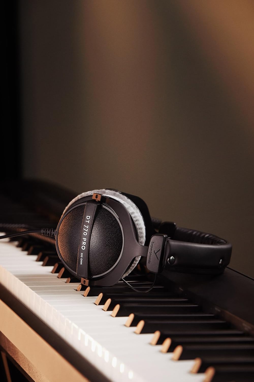 beyerdynamic DT 770 PRO Studio Headphones - 250 Ohm