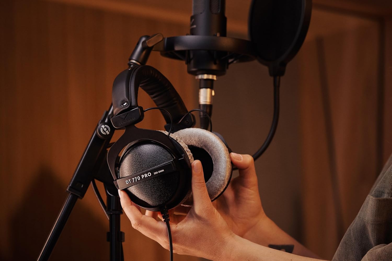 beyerdynamic DT 770 PRO Studio Headphones - 250 Ohm