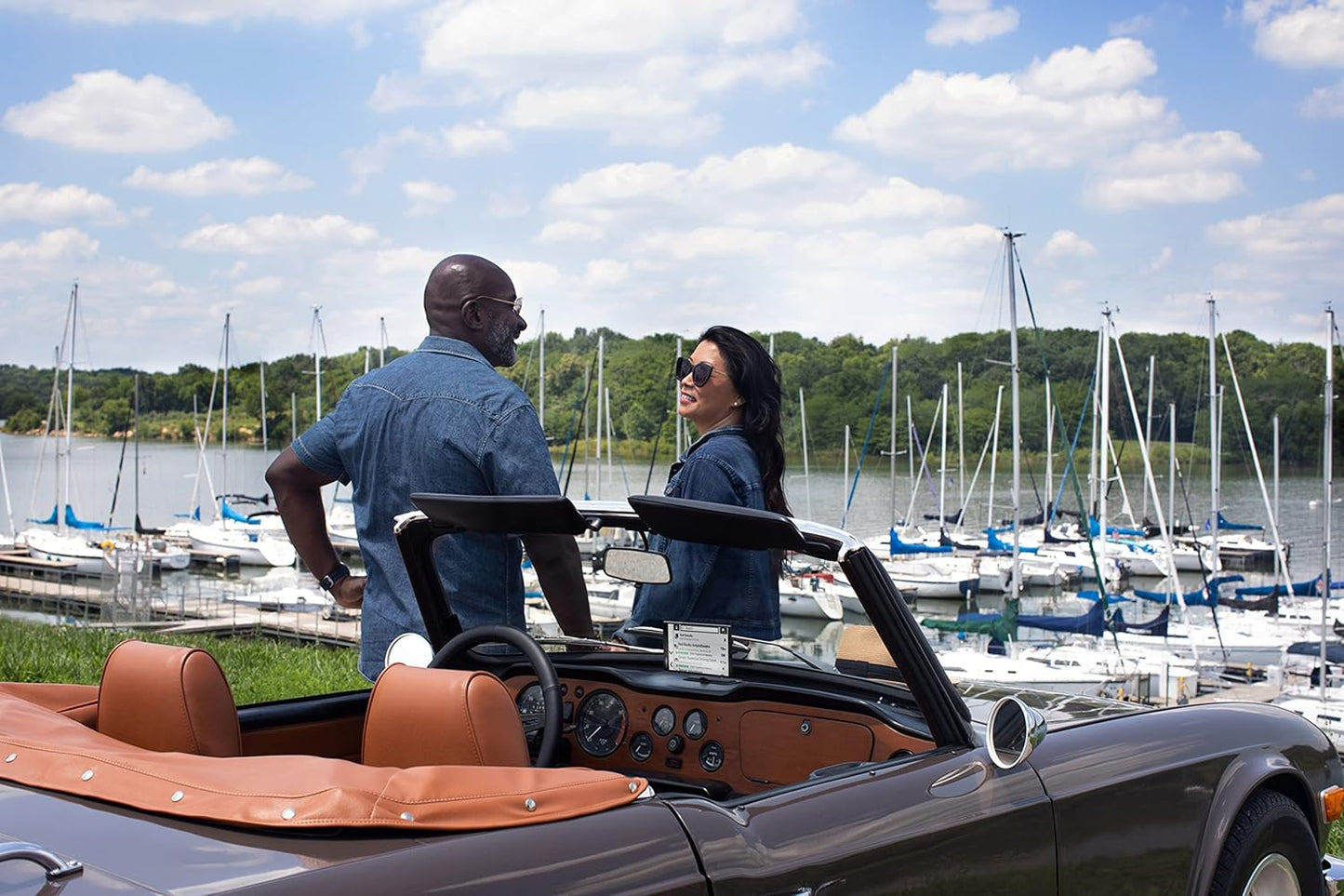 Garmin DriveSmart 76,GPS Sat Nav, 7" Display, Map Updates for UK, Ire and Full Europe, Live Traffic via app, Bluetooth Hands-free Calling,Voice Commands/Smart Features