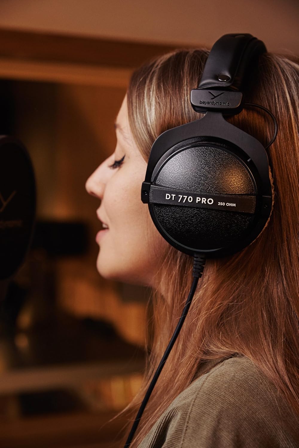 beyerdynamic DT 770 PRO Studio Headphones - 250 Ohm