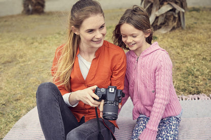 Canon EOS 250D + Canon EF-s 18-55mm f/4-5.6 IS STM Lens - Black